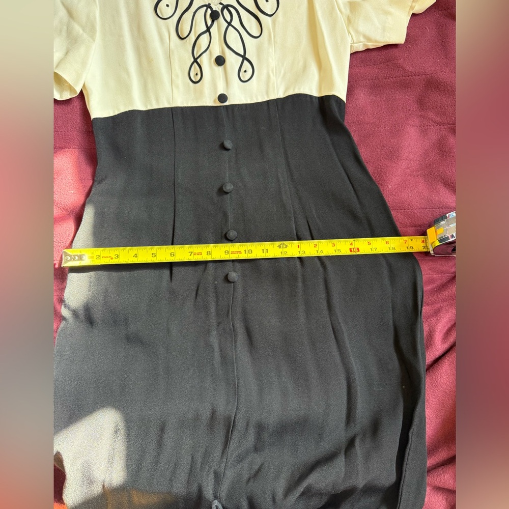 Vintage Elegant Black and White Dress - Picture 8 of 11